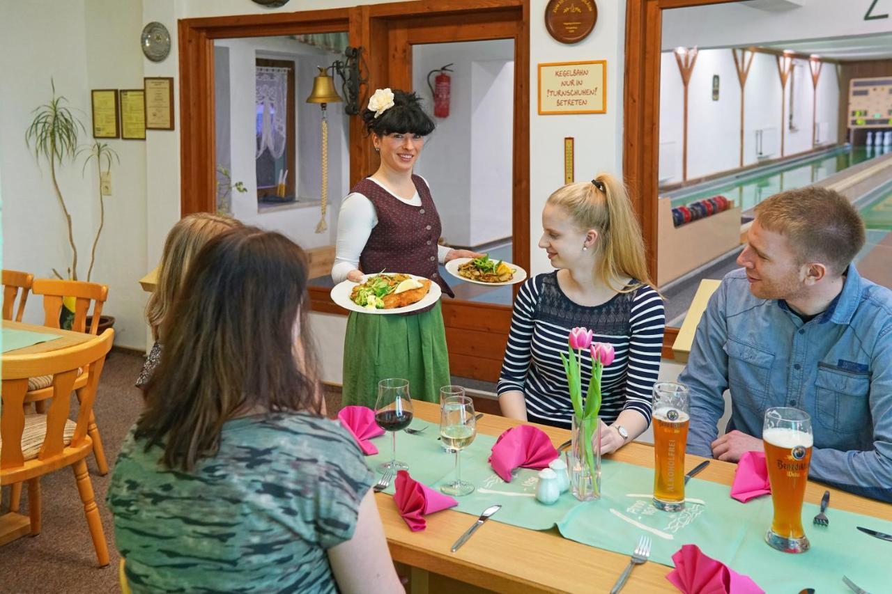 Hotel Gasthof Zum Walfisch Klingenthal Buitenkant foto