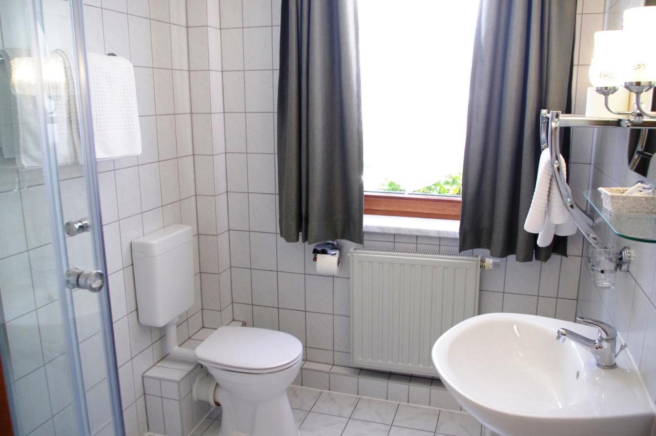 Hotel Gasthof Zum Walfisch Klingenthal Buitenkant foto