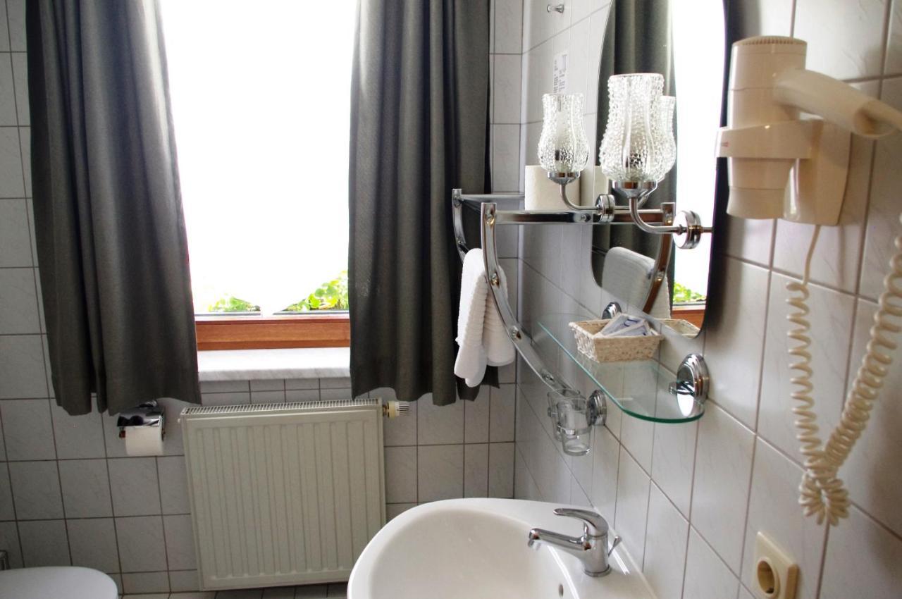 Hotel Gasthof Zum Walfisch Klingenthal Buitenkant foto